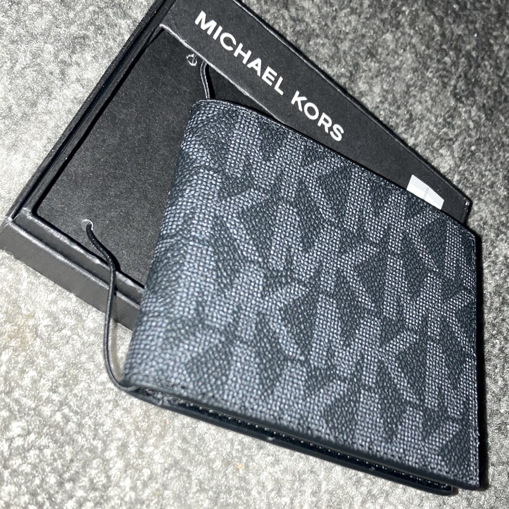 Michael Kors wallet